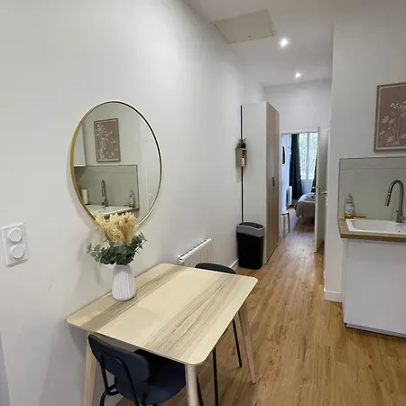 Charming 2-room, River Park Daire *