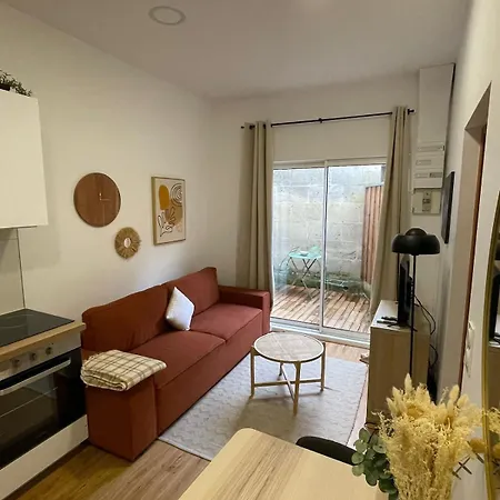Charming 2-room, River Park Apartment Bordeaux